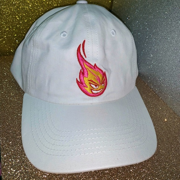 White Dad Hat with Logo 🔥 - Picture 2 of 3